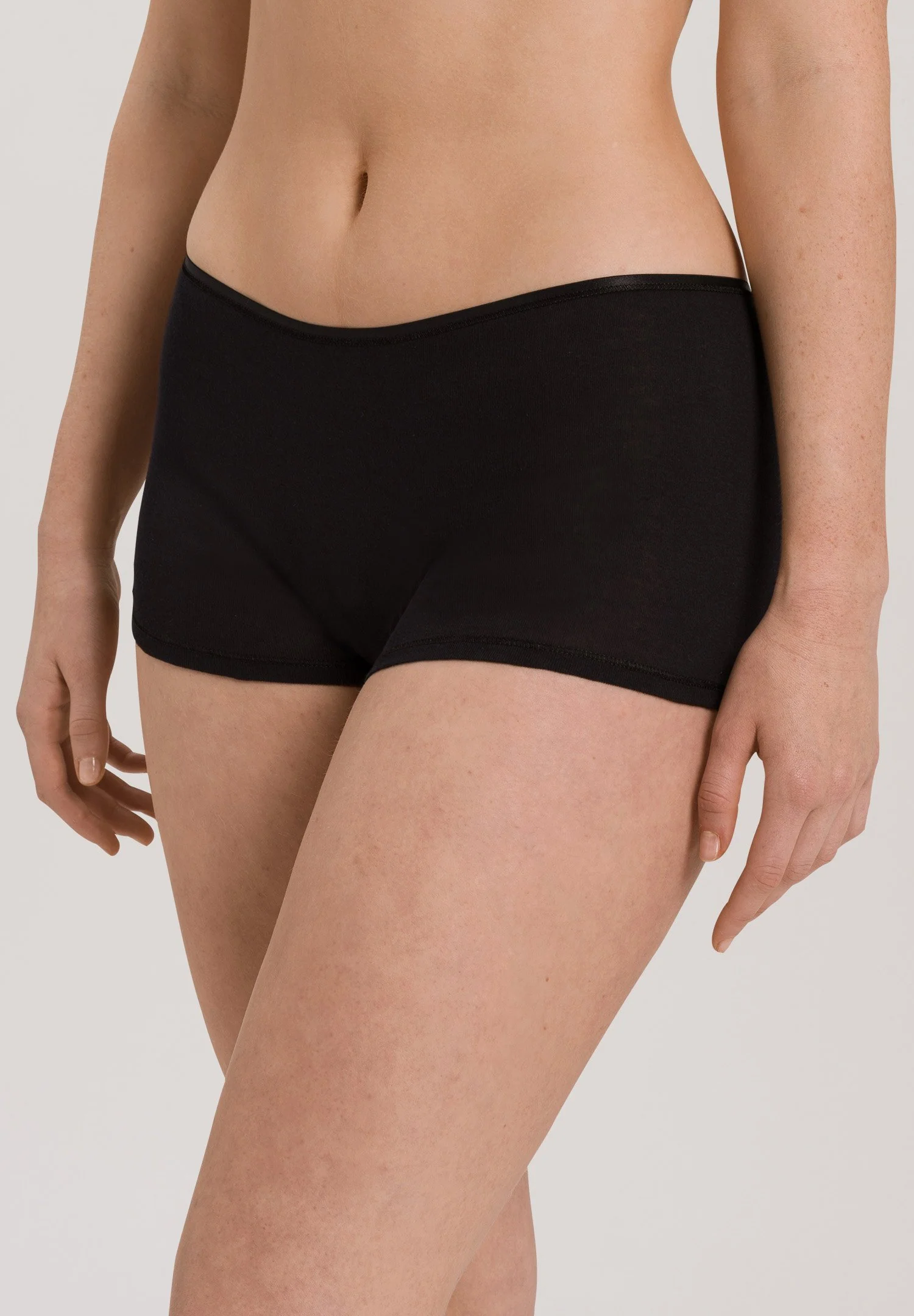 Cotton Seamless Shortleg Pants | black 071631-070019 - Image 2