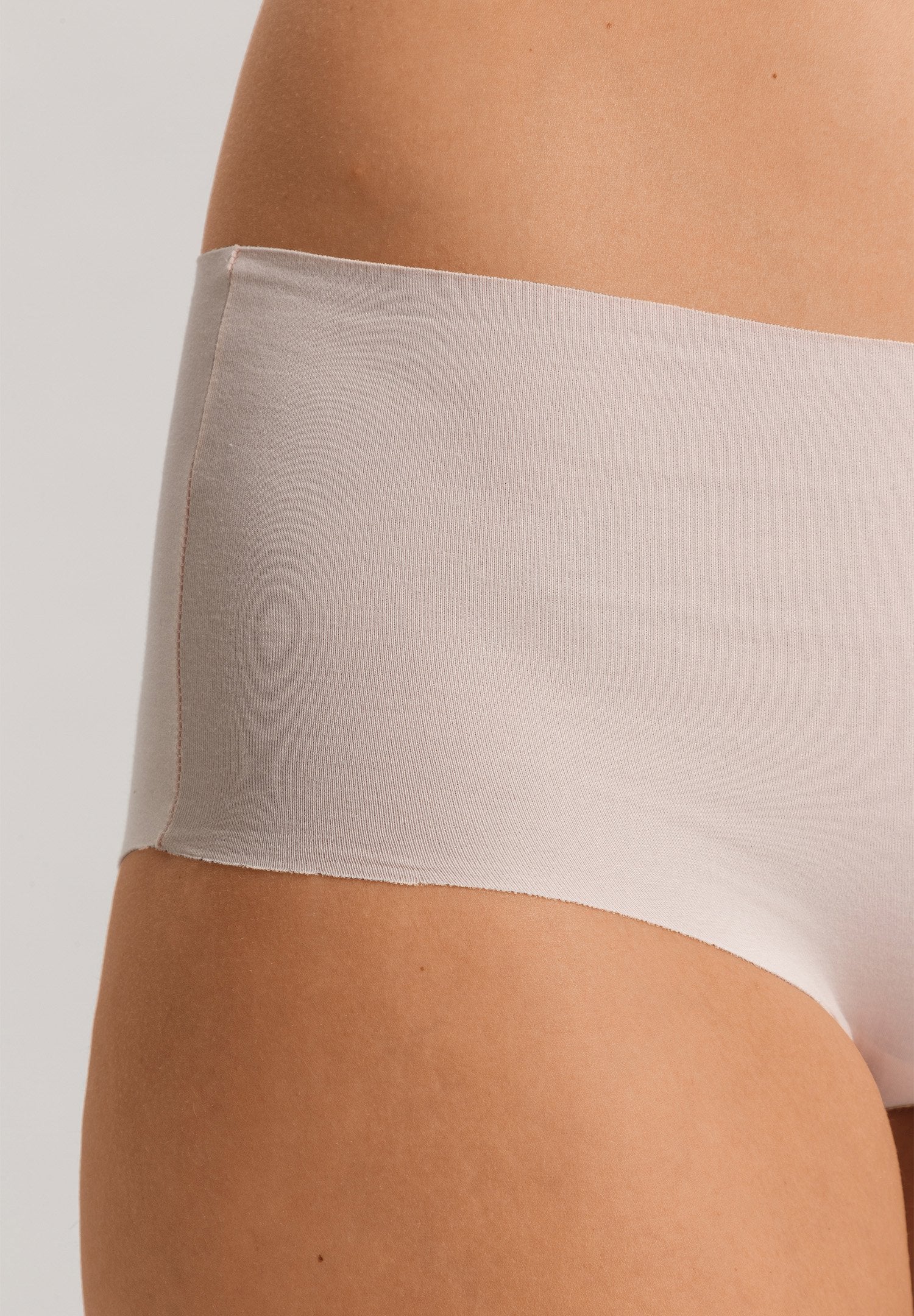 Invisible Cotton Maxi Briefs | powder 071244-071381 - Image 6