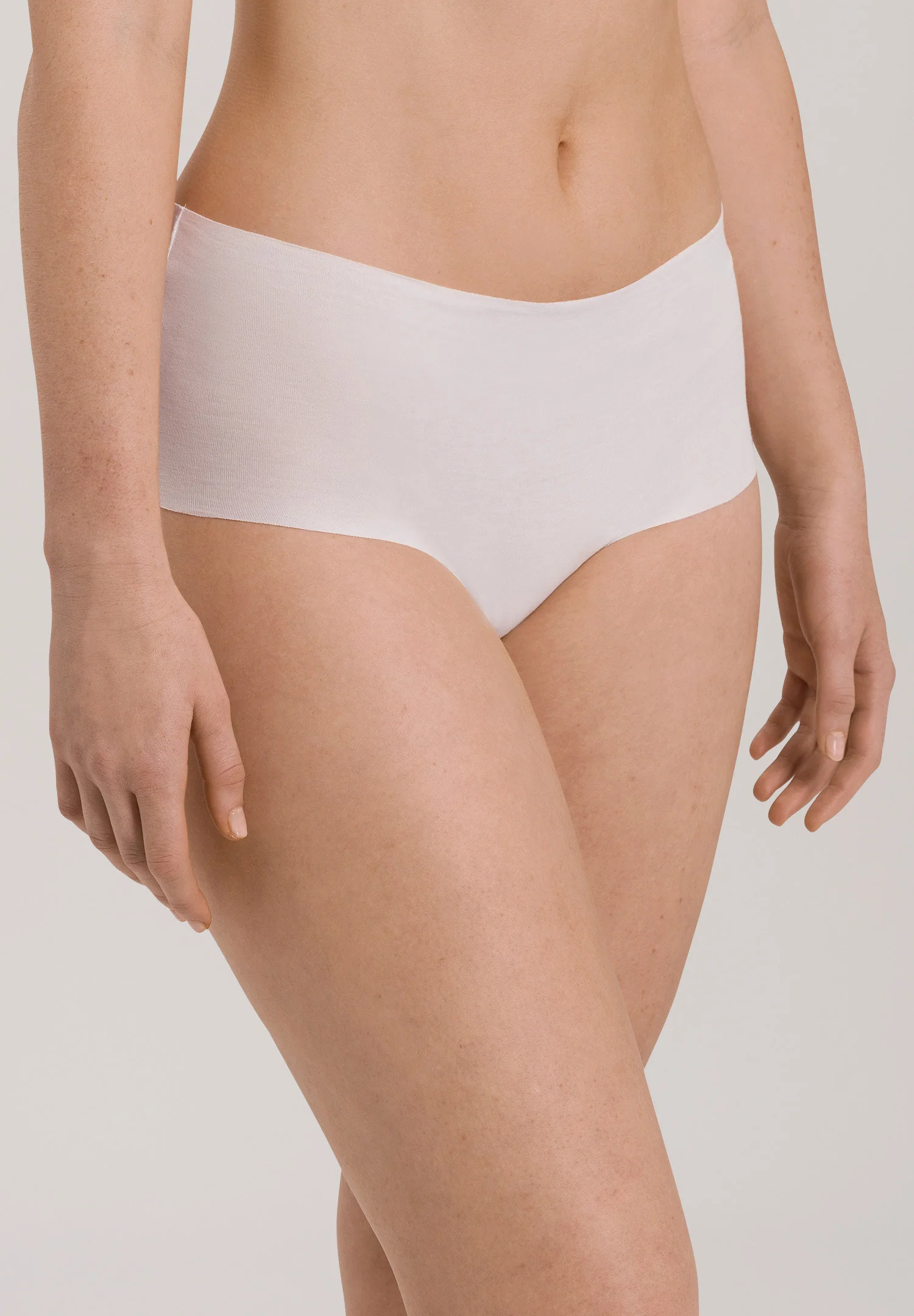 Invisible Cotton Maxi Briefs | white 079153-070101 - Image 2
