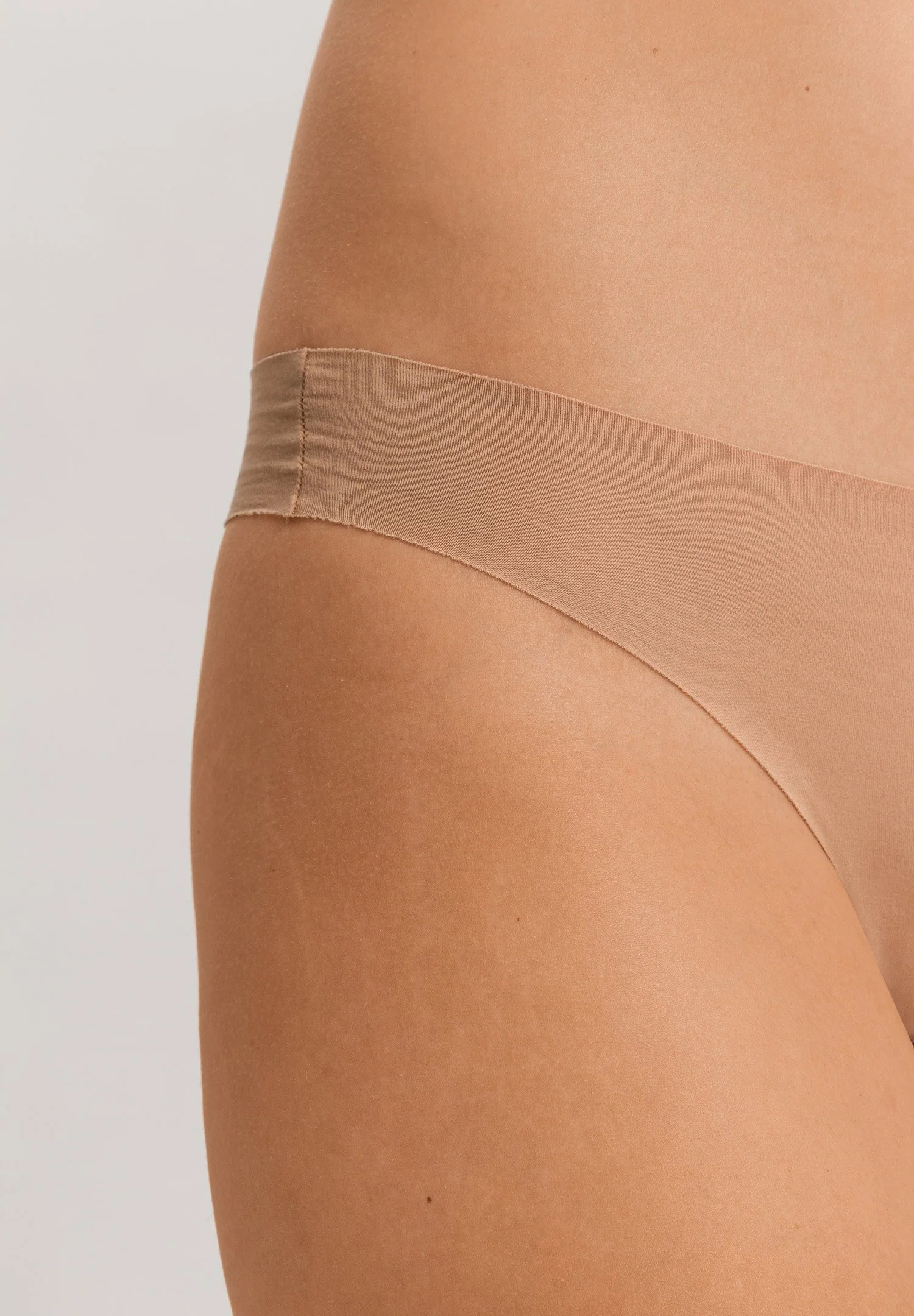 Invisible Cotton Thong | beige 071242-071272 - Image 6