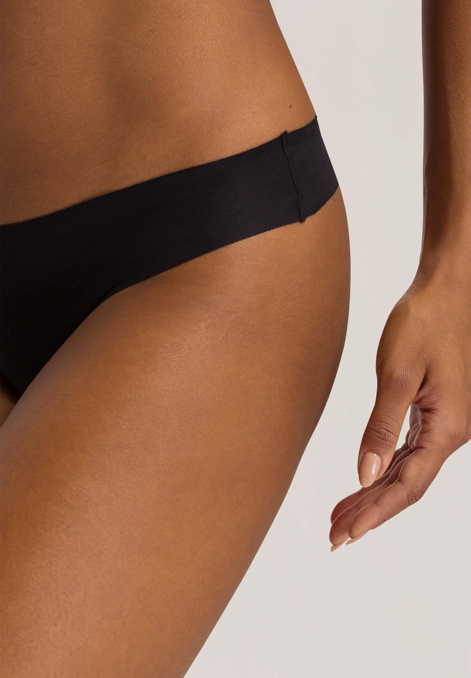 Invisible Cotton Thong | black 071225-070019 - Image 6
