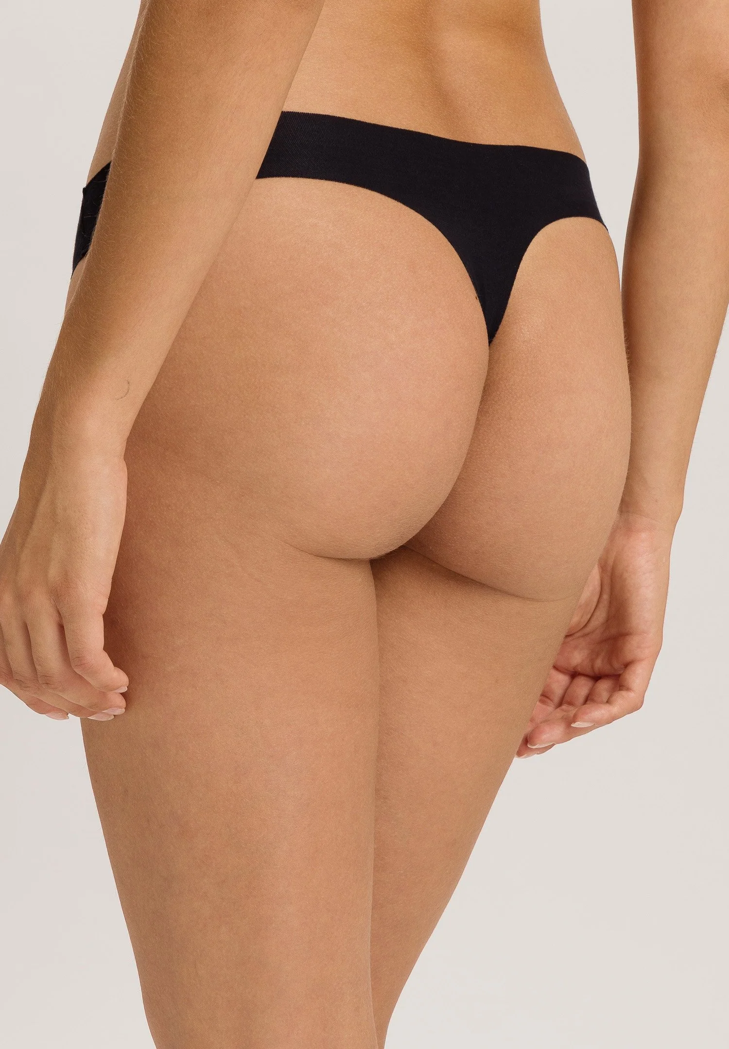 Invisible Cotton Thong | black 071242-070019 - Image 4