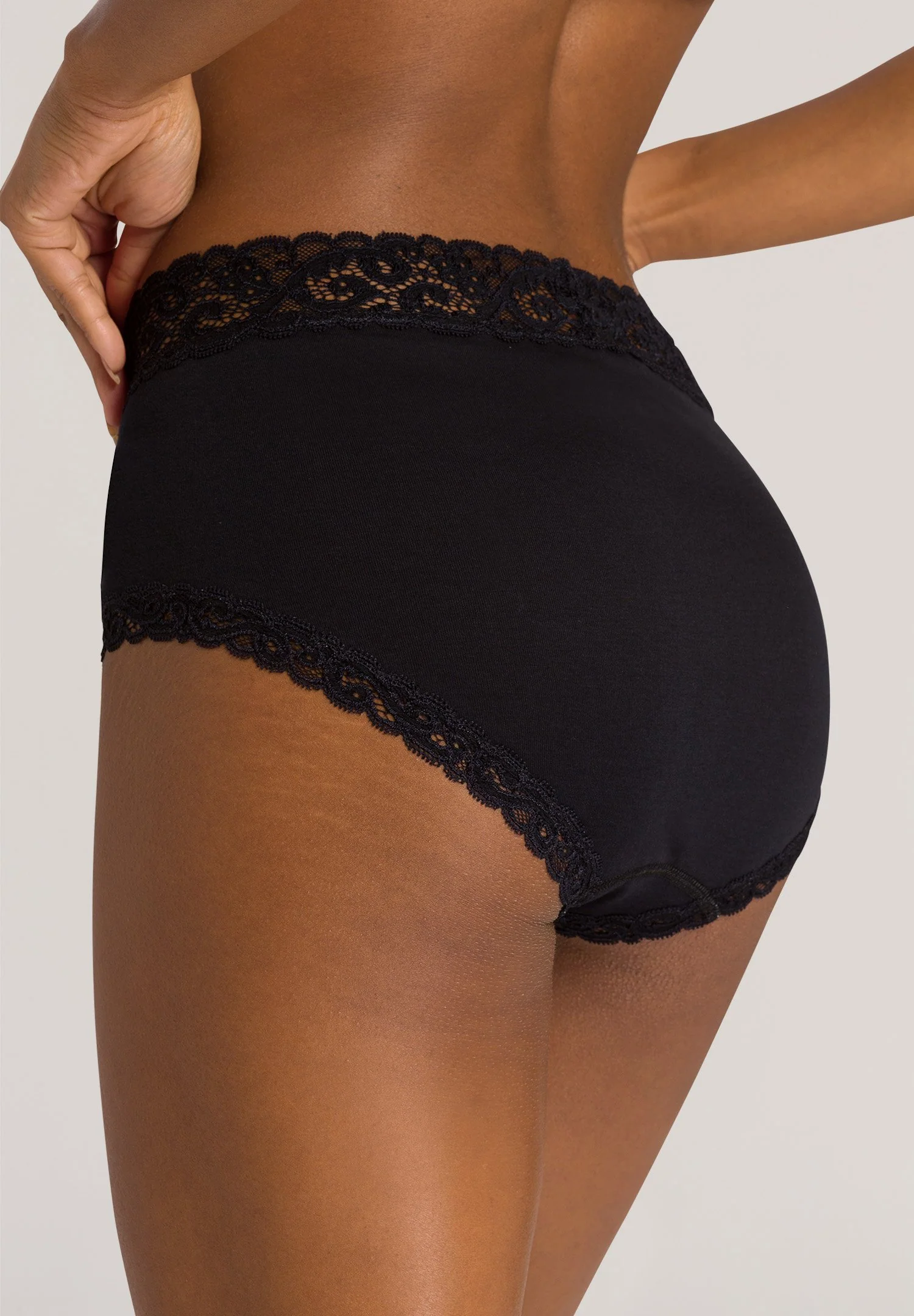 Moments Maxi Briefs | black 071483-070019 - Image 4