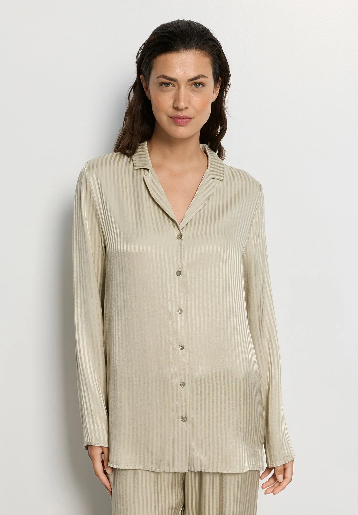 Sleep & Lounge L/SLV Bigshirt | olive stem 074857-072661 - Image 2