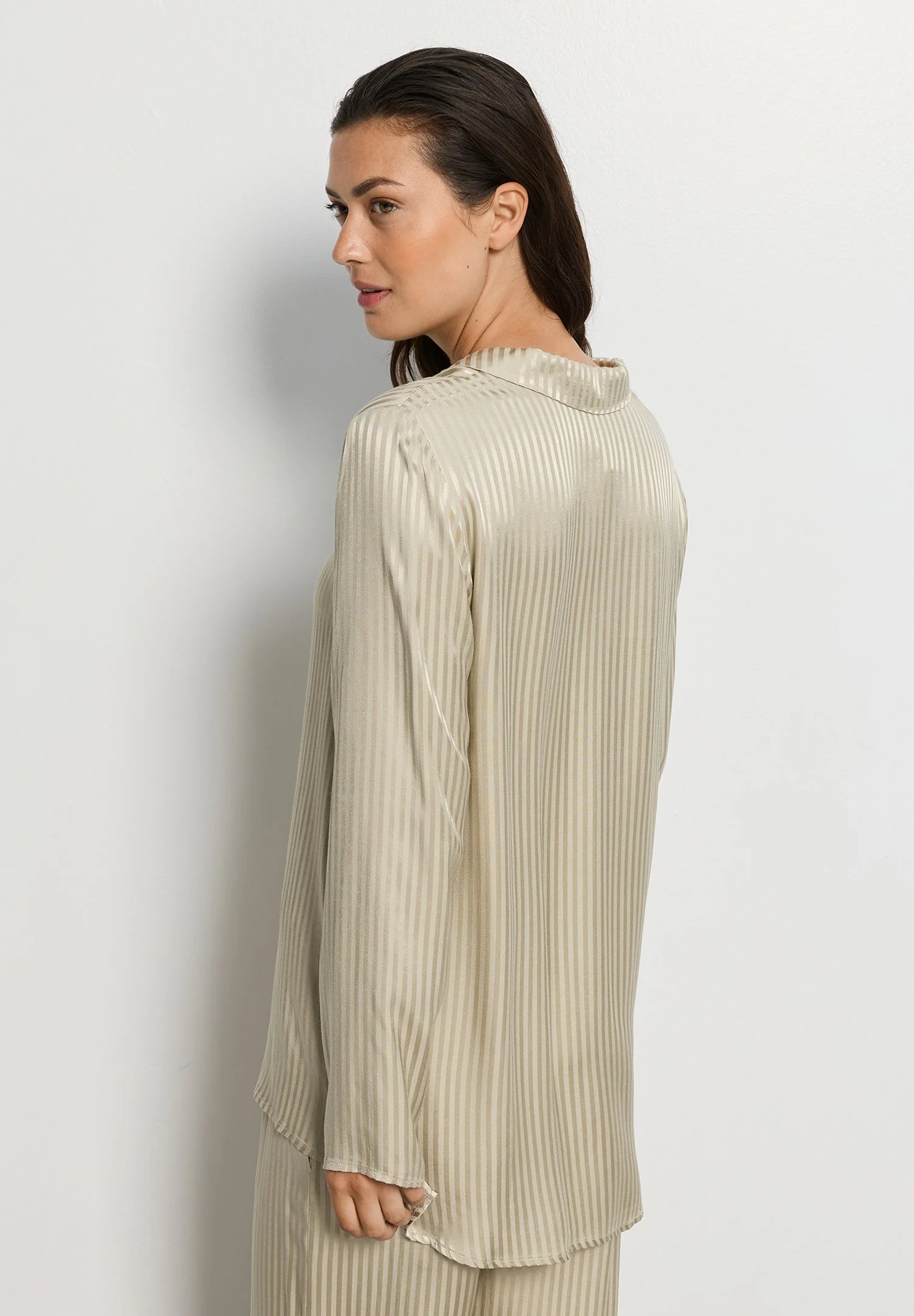 Sleep & Lounge L/SLV Bigshirt | olive stem 074857-072661 - Image 4