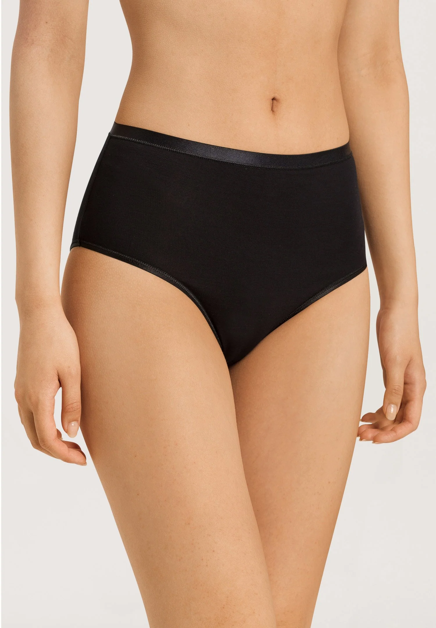 Soft Touch Maxi Briefs | black 071254-070019 - Image 2