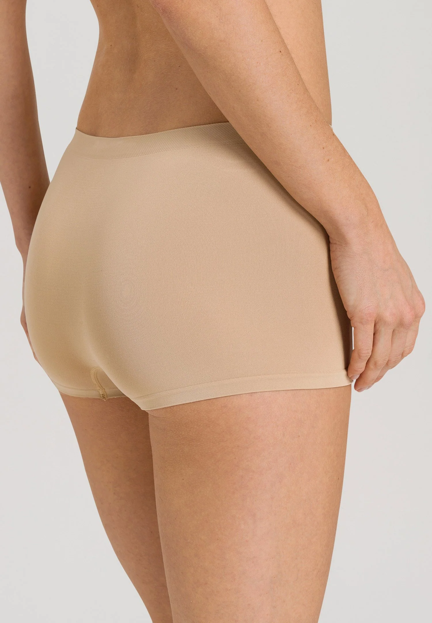 Touch Feeling Panty | beige 071822-070274 - Image 4