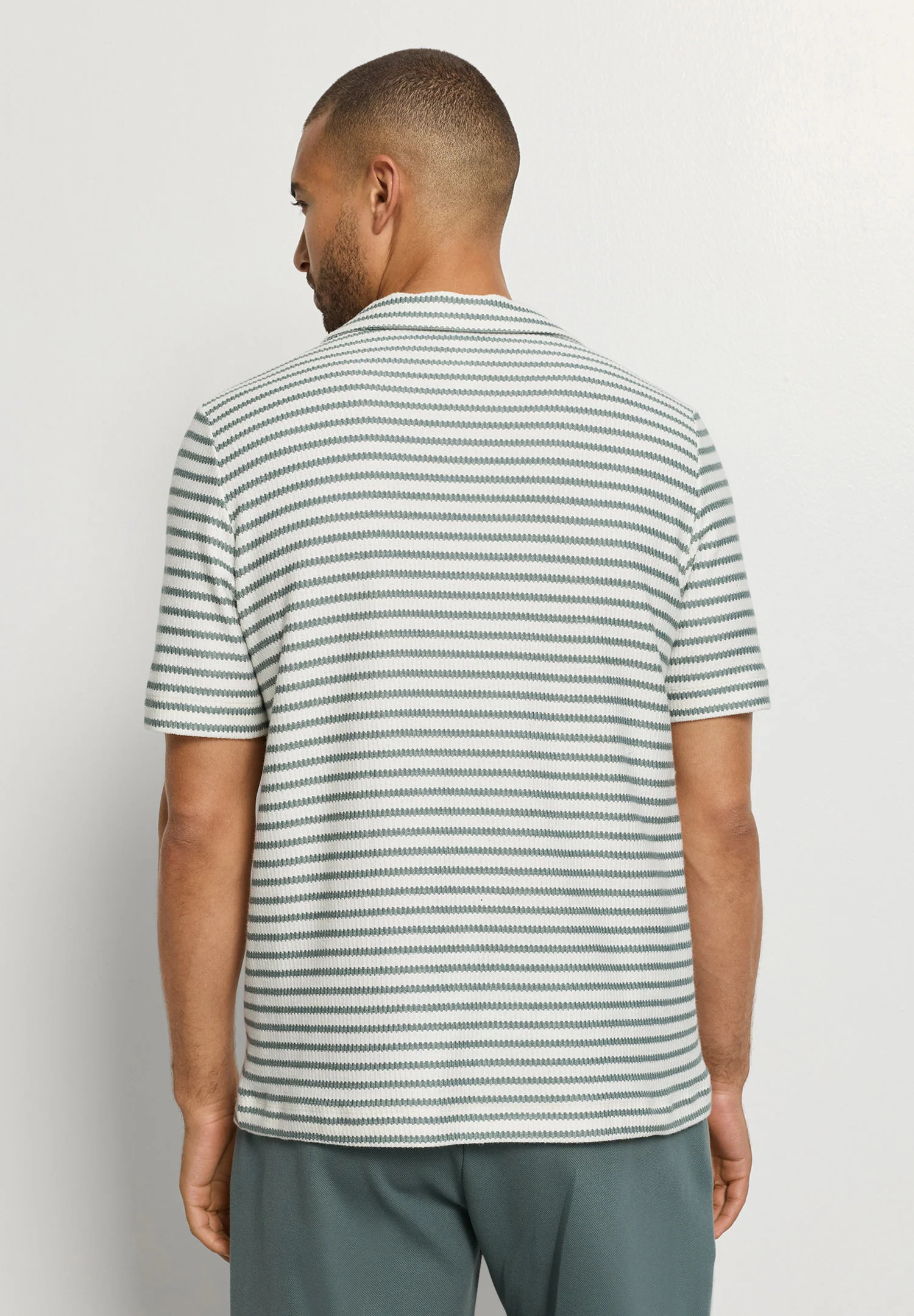 Travelwear S/SLV Shirt V-Neck | studio green stripes 075865-073114 - Image 4