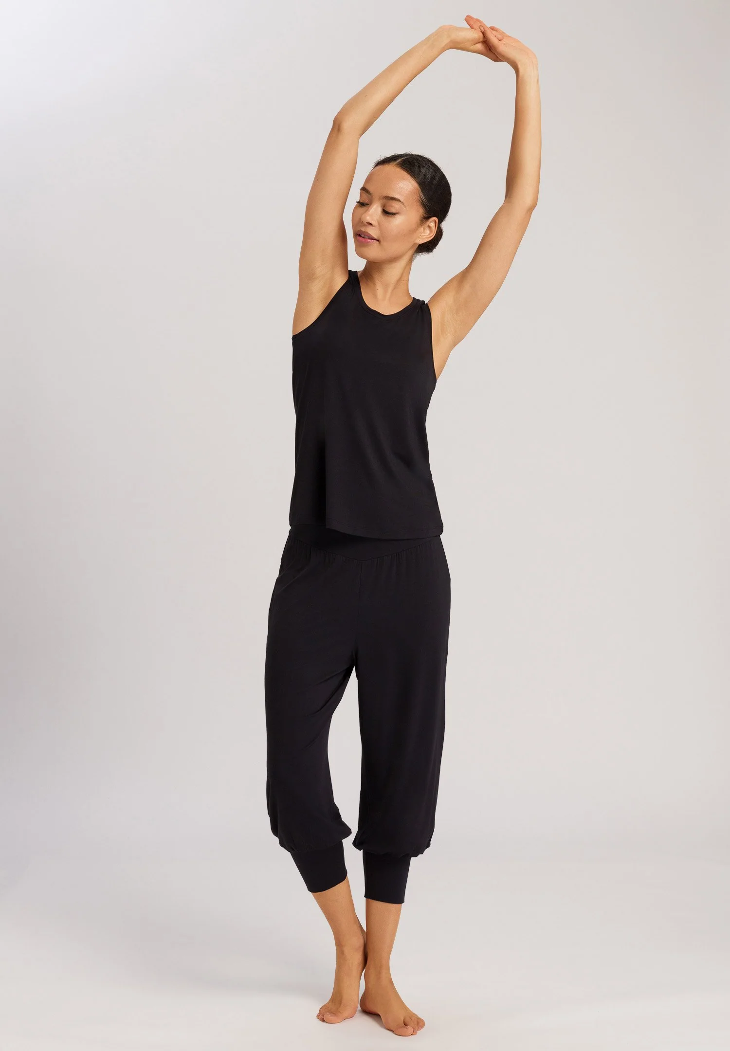 Yoga Crop Pant | black beauty 078797-072199 - Image 9